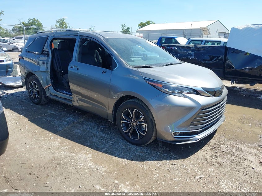 TOYOTA SIENNA - zdjęcie 1