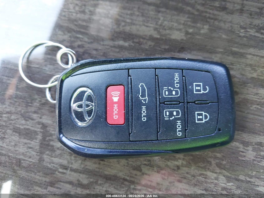 TOYOTA SIENNA - zdjęcie 11