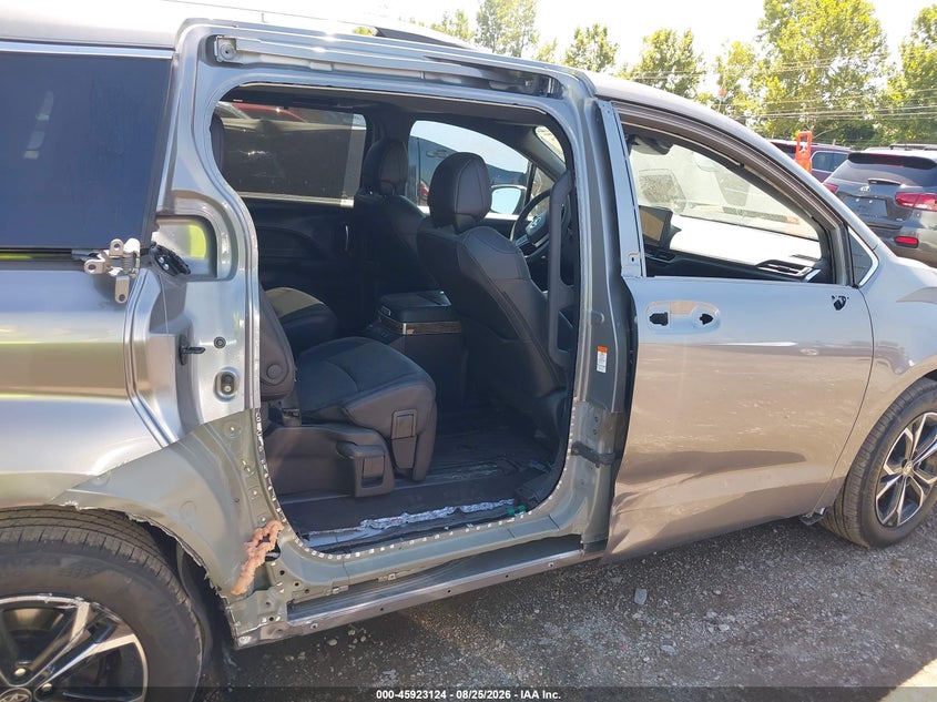TOYOTA SIENNA - zdjęcie 6