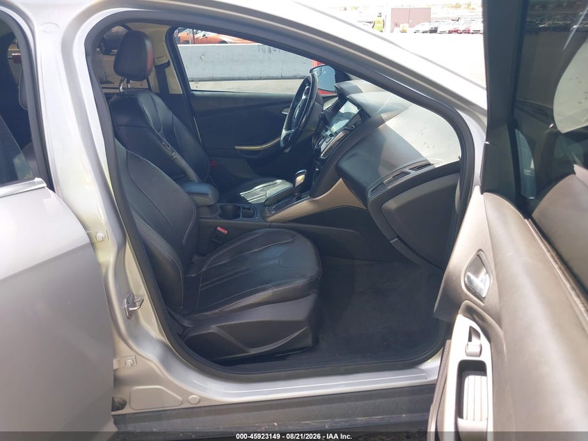 FORD FOCUS 2012 VIN 1FAHP3M26CL210865