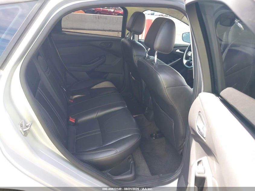 FORD FOCUS 2012 VIN 1FAHP3M26CL210865