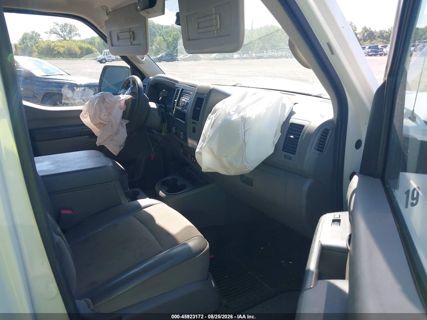 2016 NISSAN NV CARGO NV2500 HD — zdjęcie 5
