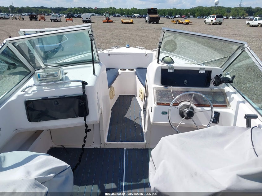 1998 GRADY WHITE 19' auction photo 5