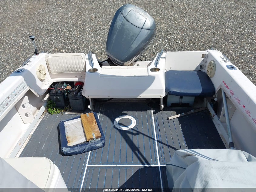 1998 GRADY WHITE 19' auction photo 6