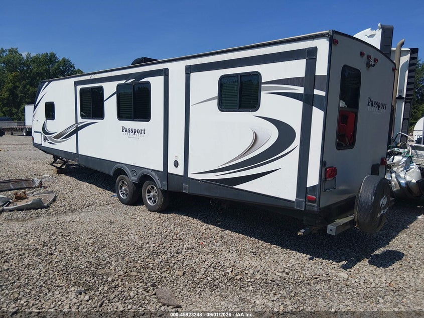 2017 KEYSTONE RV PASSPORT GRAND TOURING 3350BH TRAVEL TRAILER auction photo 3