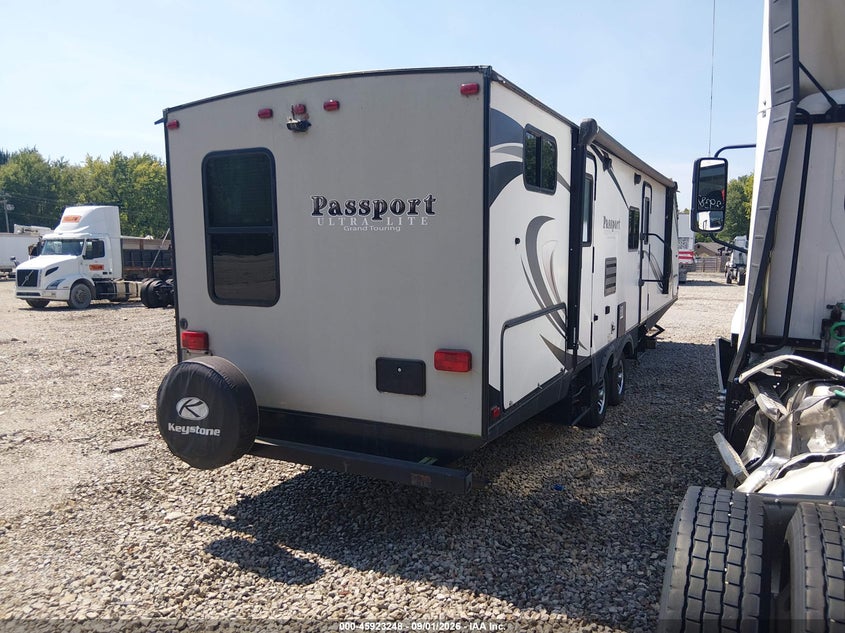 2017 KEYSTONE RV PASSPORT GRAND TOURING 3350BH TRAVEL TRAILER auction photo 4