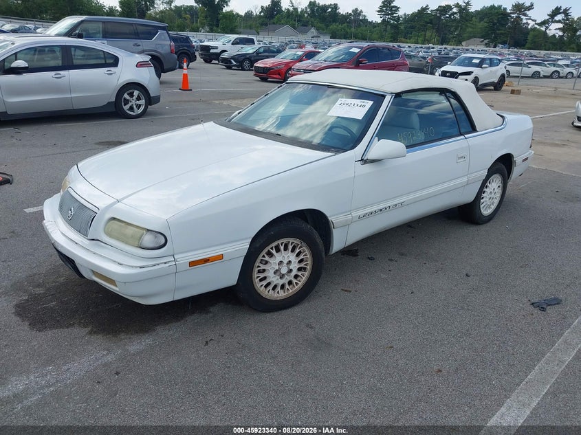 1995 CHRYSLER LEBARON auction photo 2