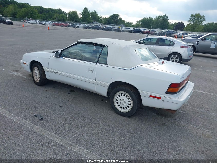 1995 CHRYSLER LEBARON auction photo 3
