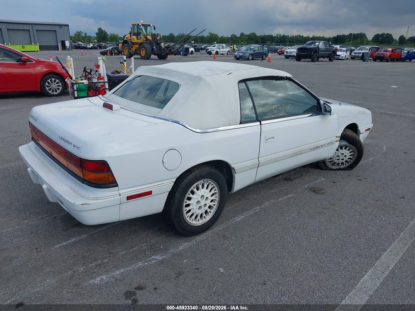 1995 CHRYSLER LEBARON auction photo 4