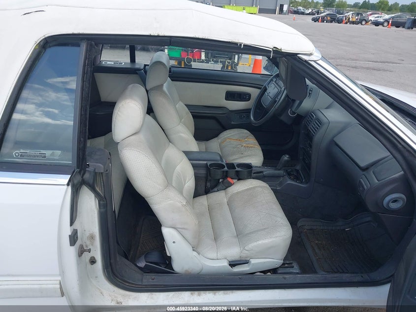 1995 CHRYSLER LEBARON auction photo 5