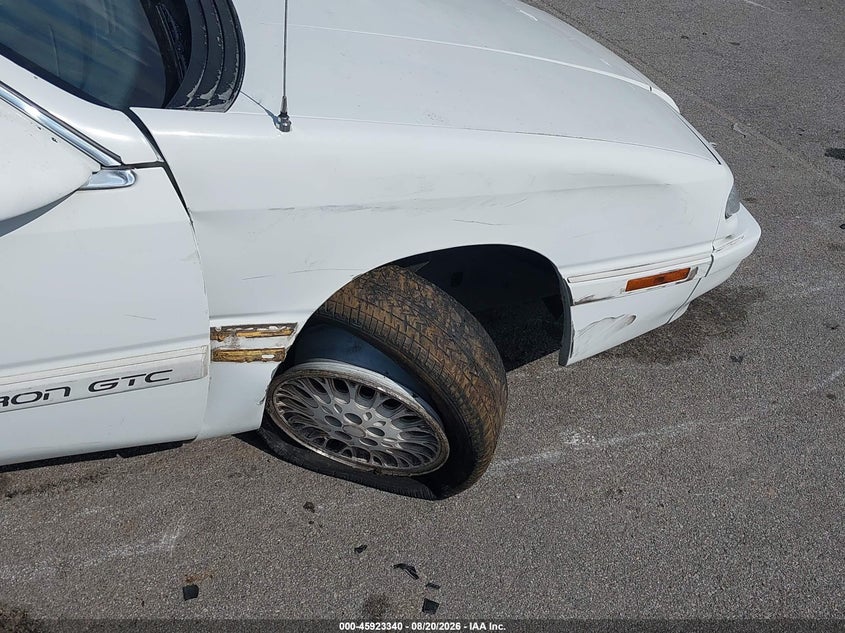 1995 CHRYSLER LEBARON auction photo 6
