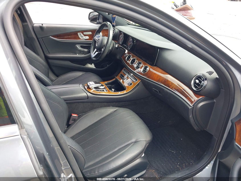 MERCEDES-BENZ E 300 2019 VIN WDDZF4KB5KA510150