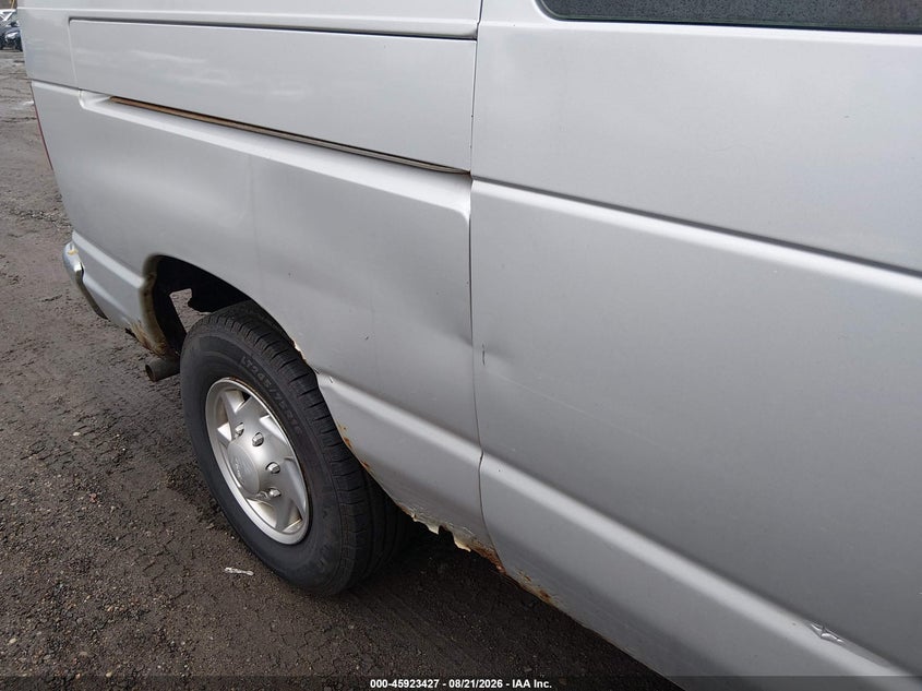 2009 FORD ECONOLINE auction photo 6