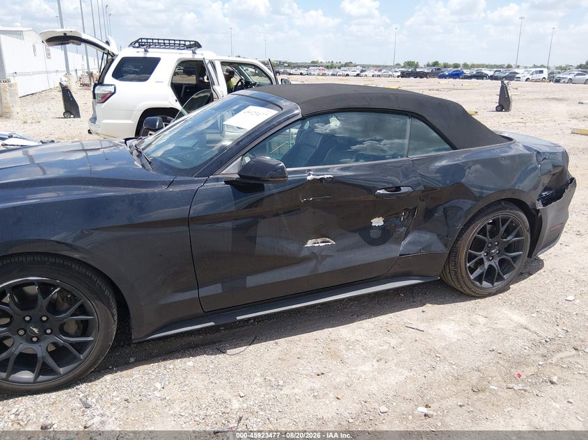 FORD MUSTANG - zdjęcie 6
