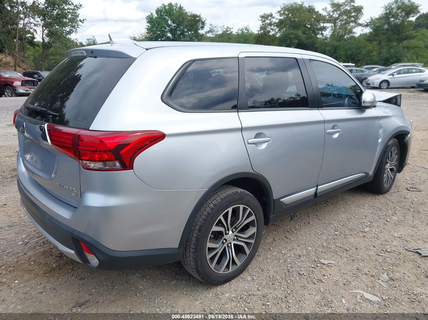 2017 MITSUBISHI OUTLANDER auction photo 4