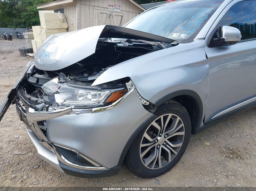 2017 MITSUBISHI OUTLANDER auction photo 6
