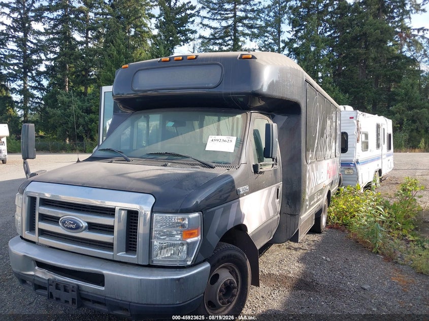 2013 FORD E-350 CUTAWAY auction photo 2