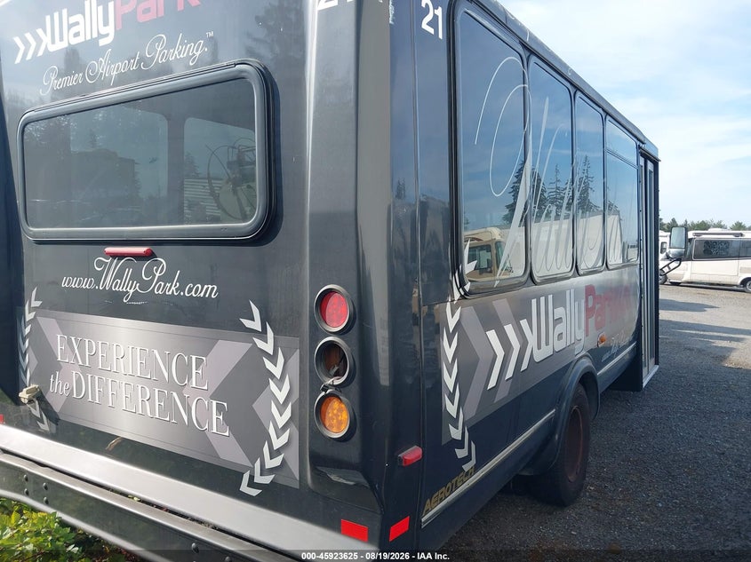 2013 FORD E-350 CUTAWAY auction photo 4