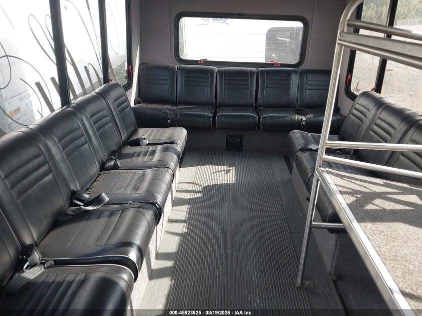 2013 FORD E-350 CUTAWAY auction photo 7