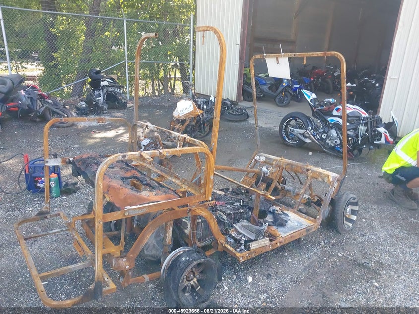 2013 E-Z GO GOLF CART auction photo 4