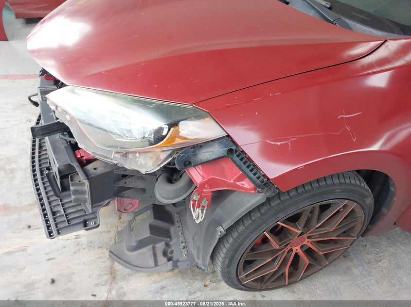 2019 TOYOTA COROLLA auction photo 6