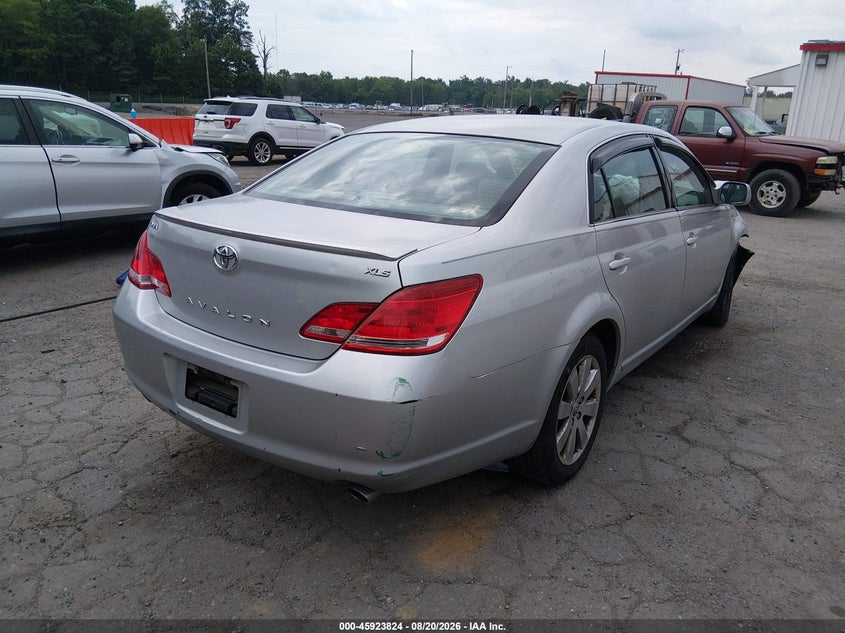 2005 TOYOTA AVALON auction photo 4