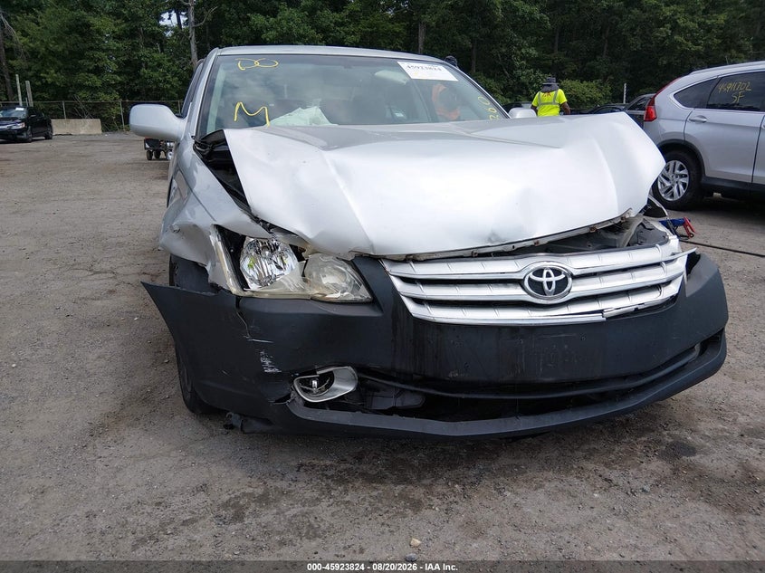 2005 TOYOTA AVALON auction photo 6