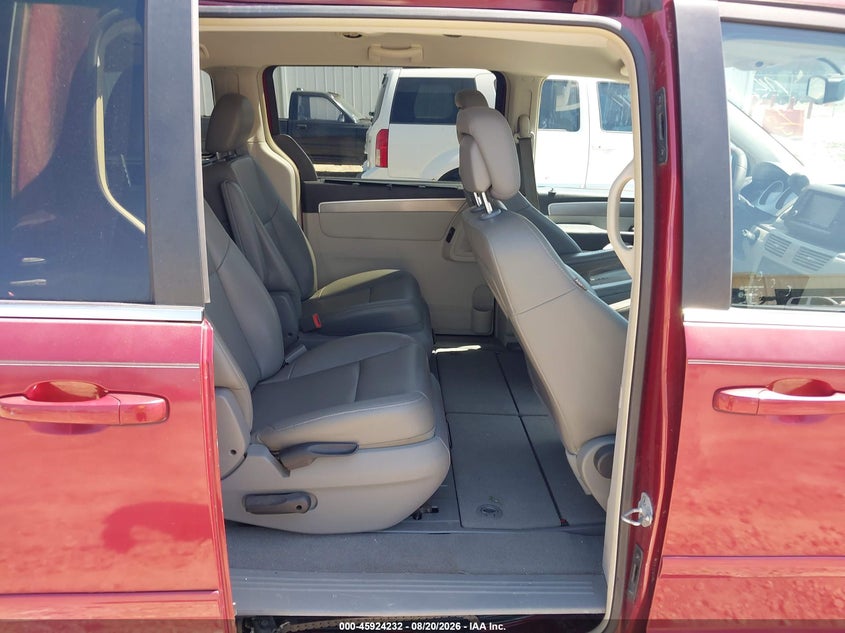 2012 VOLKSWAGEN ROUTAN auction photo 8