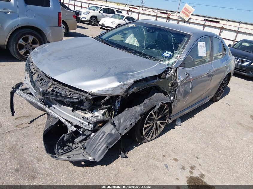 2019 TOYOTA CAMRY auction photo 2