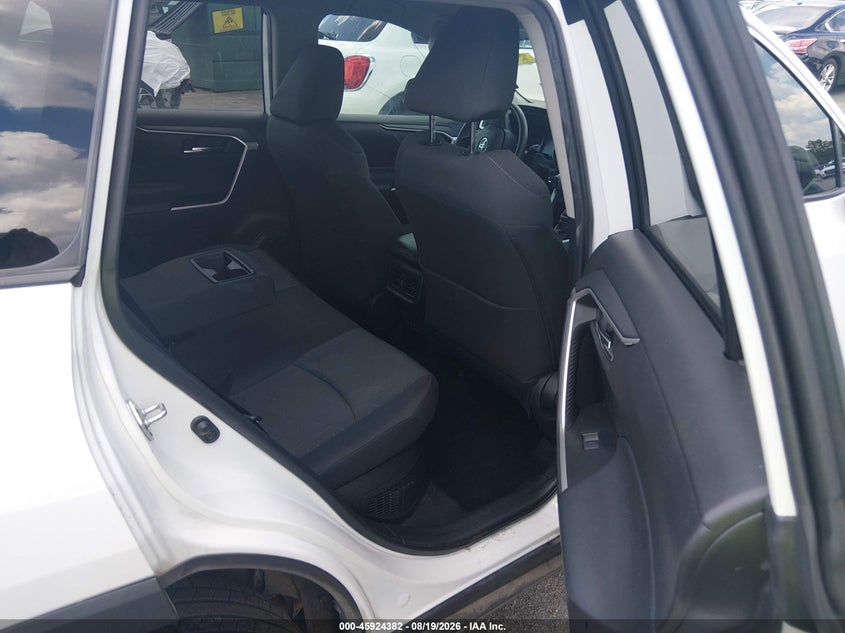 TOYOTA RAV4 HYBRID - zdjęcie 8