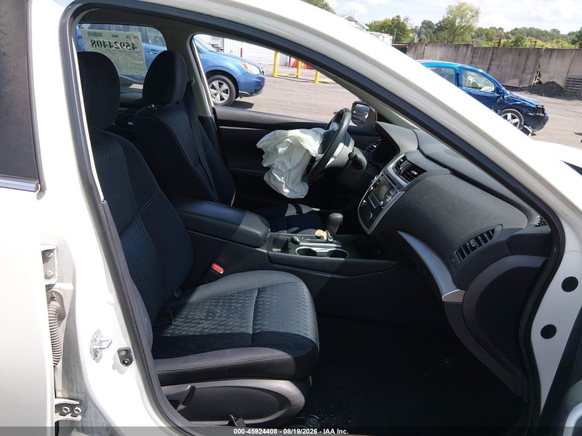 2017 NISSAN ALTIMA auction photo 5