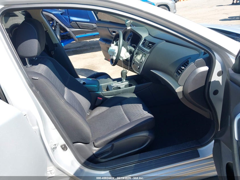 2016 NISSAN ALTIMA auction photo 5