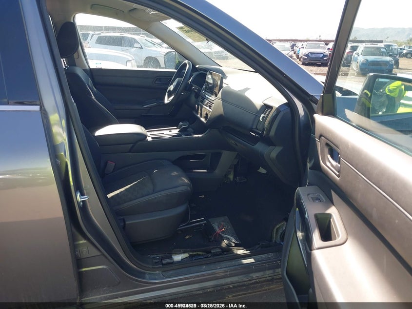 2024 NISSAN PATHFINDER auction photo 5