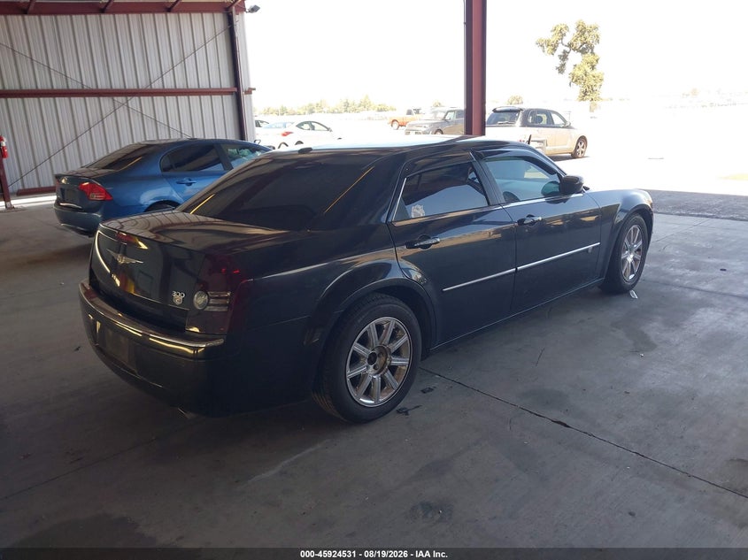 2010 CHRYSLER 300C auction photo 4