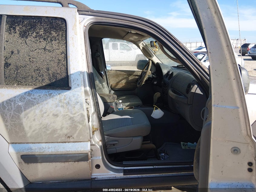 2005 JEEP LIBERTY auction photo 5