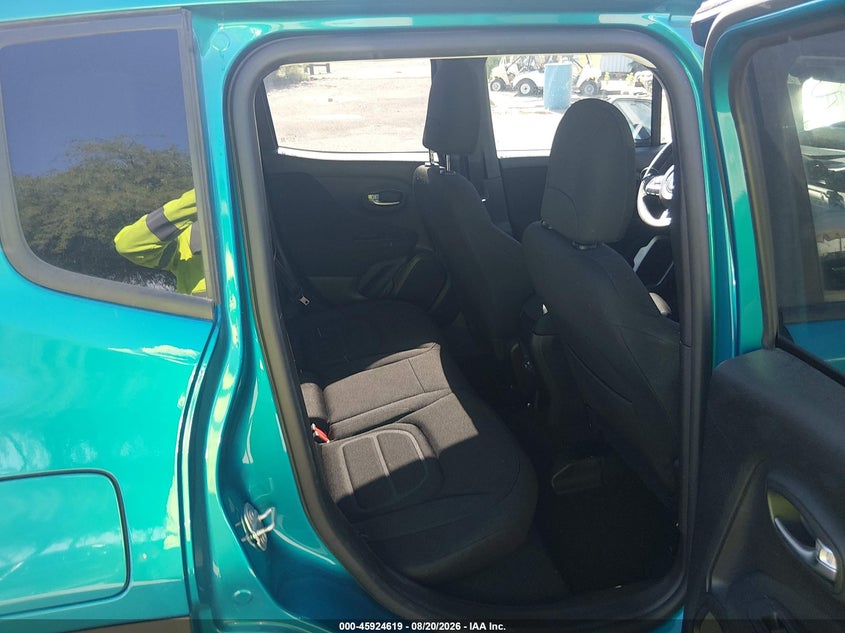 2020 JEEP RENEGADE auction photo 8