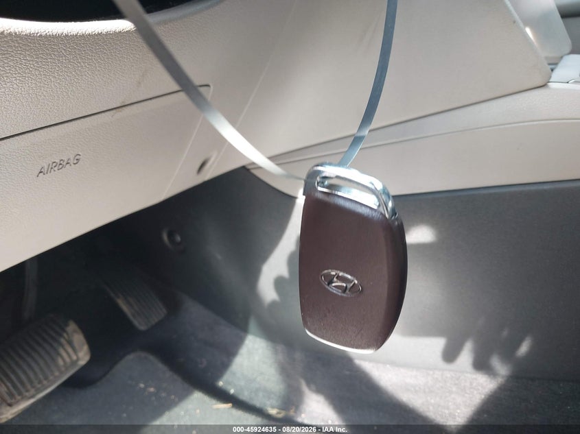 2017 HYUNDAI ELANTRA SEDAN 2.0L I-4 DOHC, VVT, 147HP