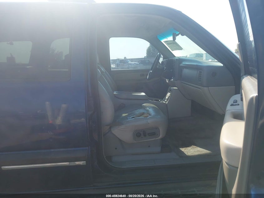 2001 CHEVROLET TAHOE auction photo 5