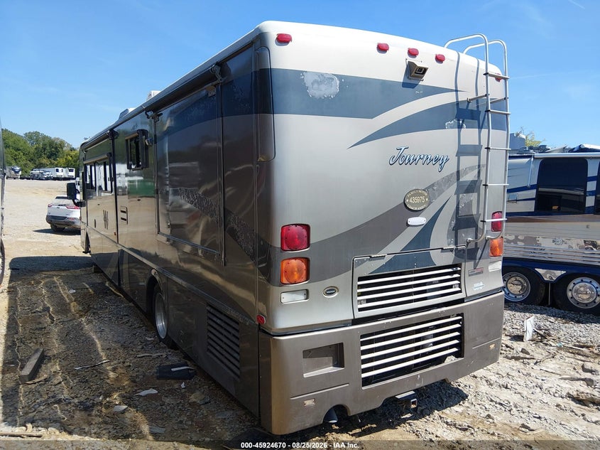 2004 FREIGHTLINER CHASSIS auction photo 3