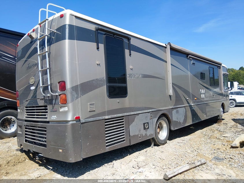 2004 FREIGHTLINER CHASSIS auction photo 4