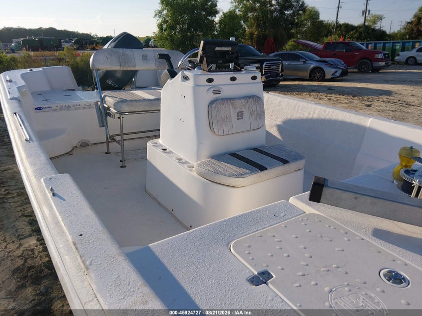 2010 CAROLINA SKIFF 17' auction photo 5