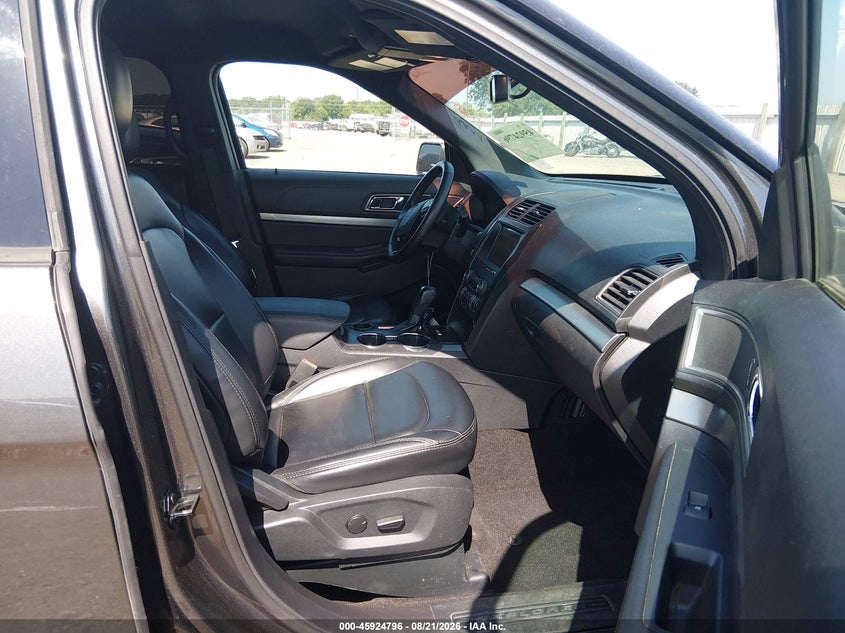 2019 FORD EXPLORER auction photo 5