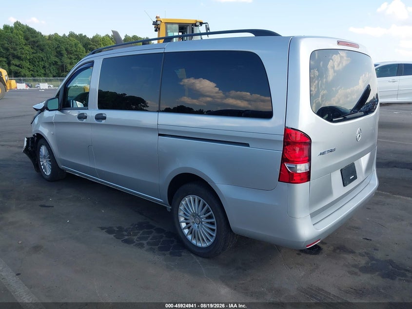 2018 MERCEDES-BENZ METRIS auction photo 3