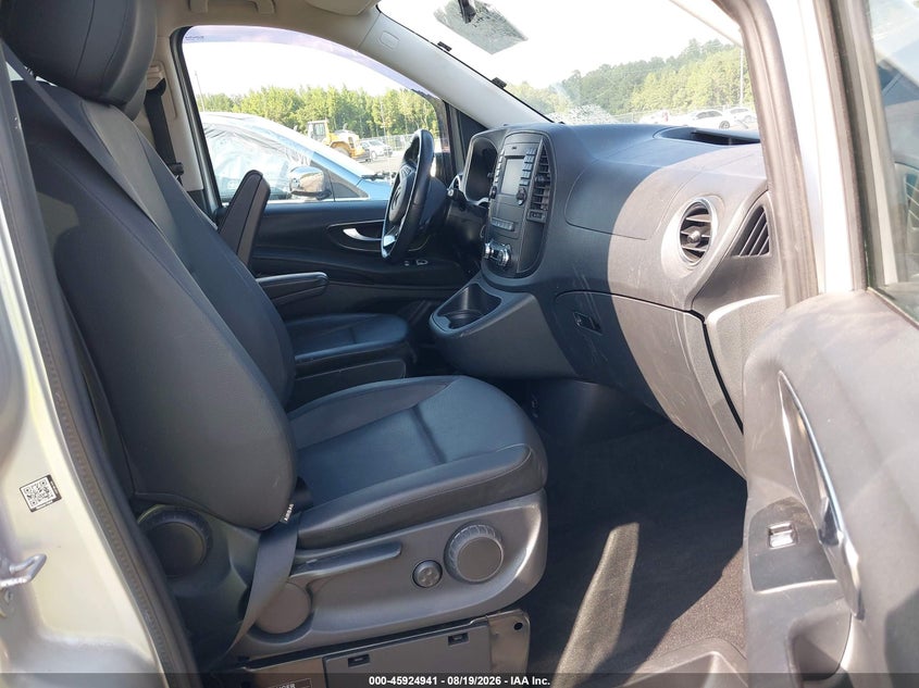 2018 MERCEDES-BENZ METRIS auction photo 5