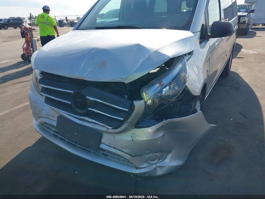 2018 MERCEDES-BENZ METRIS auction photo 6