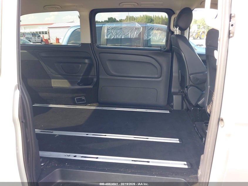 2018 MERCEDES-BENZ METRIS auction photo 8