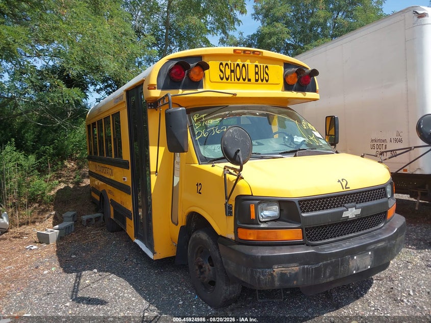 2005 CHEVROLET EXPRESS CUTAWAY auction photo 1