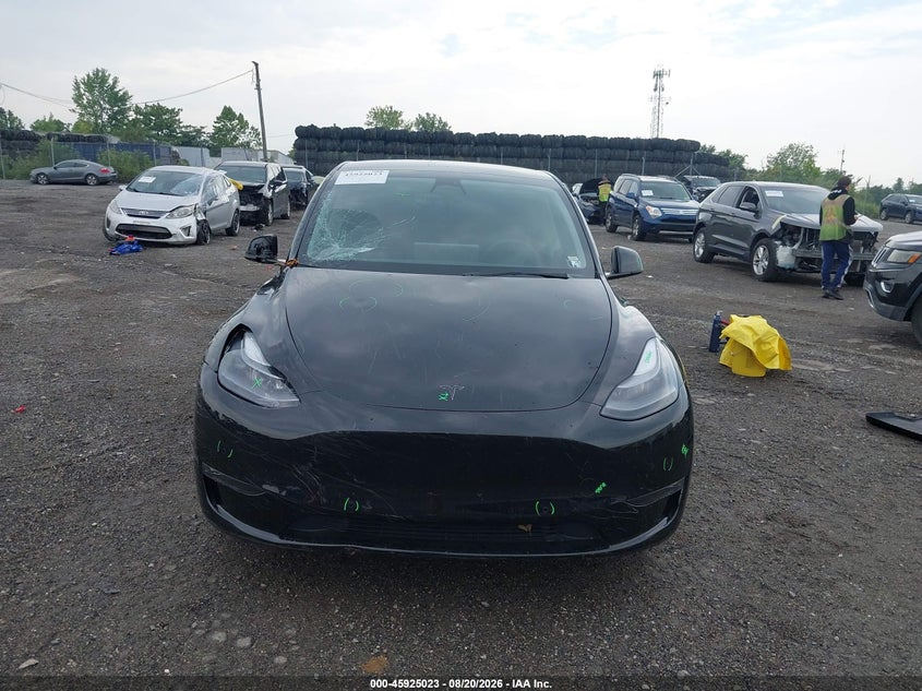 TESLA MODEL Y - zdjęcie 11