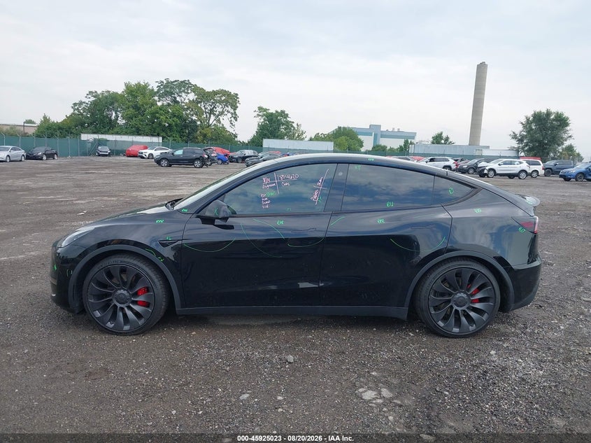 TESLA MODEL Y - zdjęcie 13