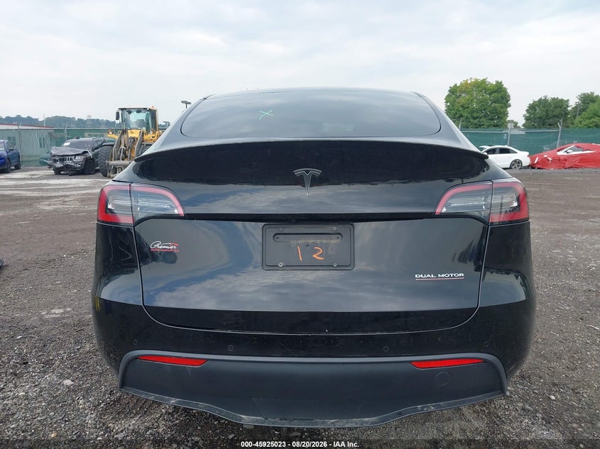 TESLA MODEL Y - zdjęcie 15